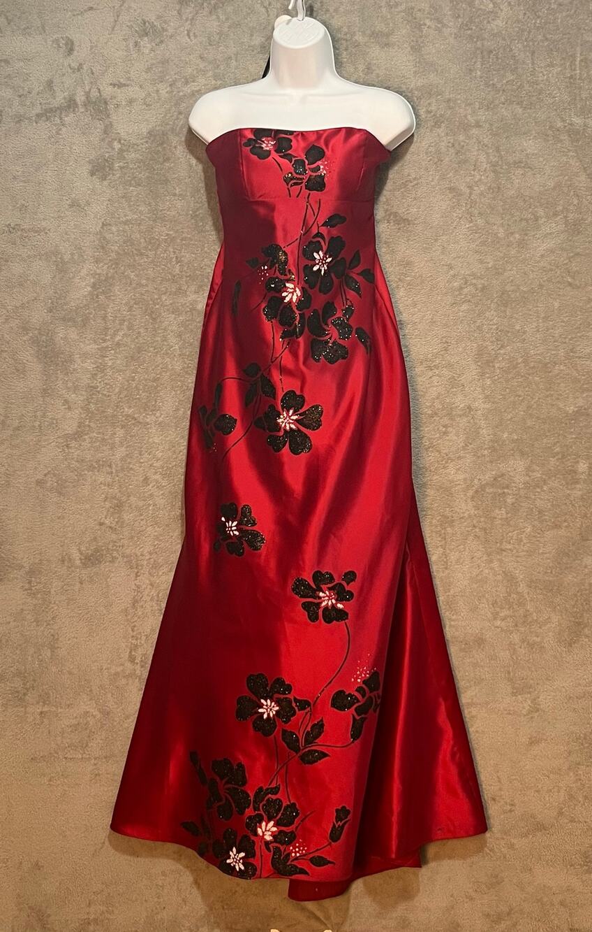 Blondie Nites by Stacy Sklar Prom Gown Size 11 Red Satin Flower Bling Homecoming